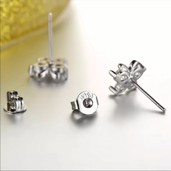 🌟 Sterling Silver 925 Butterfly Stud Earrings 🦋 - Picture 2 of 4